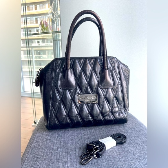 ❗️SOLD❗️ VALENTINO Diamond GIGI Satchel Bag - Picture 2 of 13